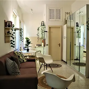 - La Casa Delle Meraviglie -navigli Edition- Milan